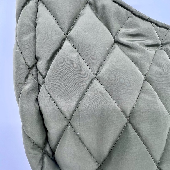 Vera Bradley Sage Green ultralight shoulder bag NWT w/ Minor Flaws Hobo Bag - Picture 10 of 10